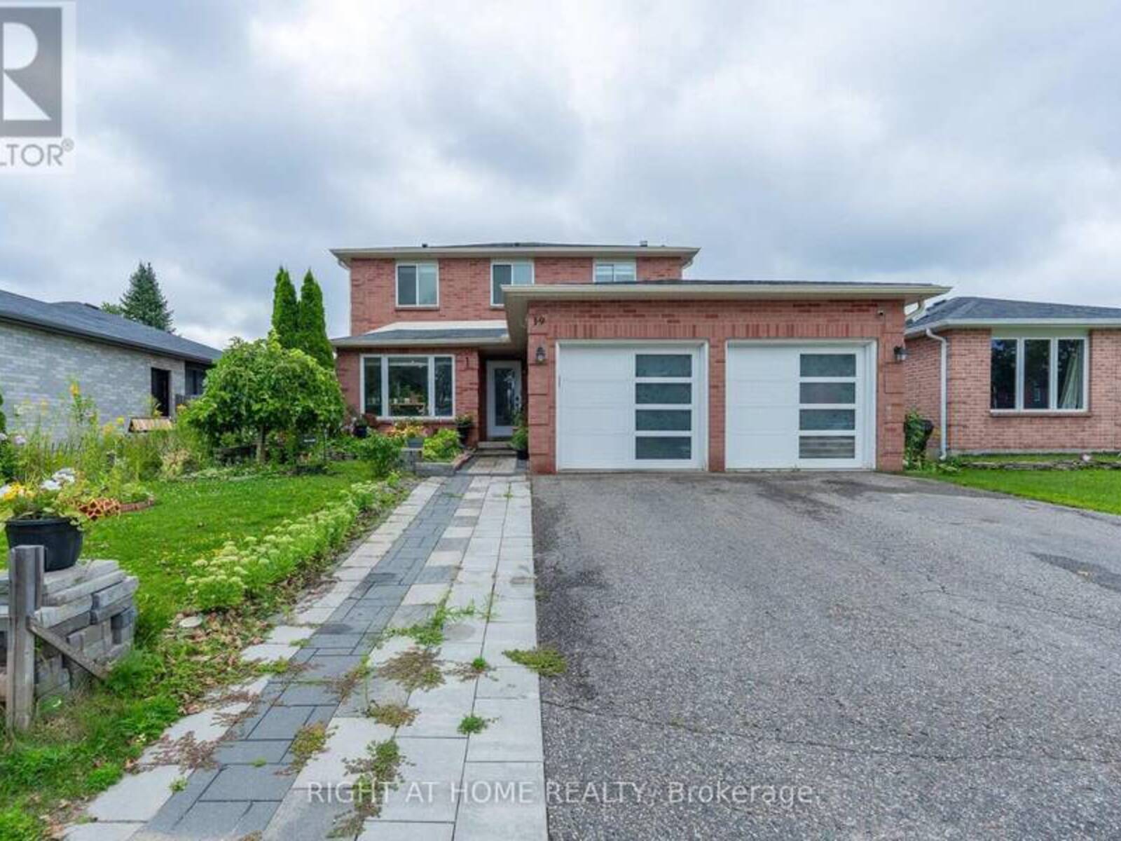 19 CARDINAL STREET, Barrie, Ontario L4M 6C8