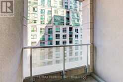 403 - 199 RICHMOND STREET W | Toronto Ontario | Slide Image Sixteen
