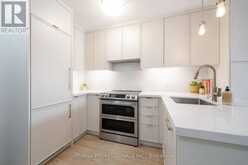 405 - 73 WASHINGTON AVENUE | Oakville Ontario | Slide Image Three