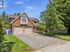 14 CENTRO COURT Georgina Ontario, L4P 3C8