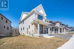 122 THICKETWOOD AVENUE | Barrie Ontario | Slide Image Three