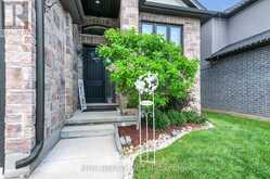 333 MASTERS DRIVE | Woodstock Ontario | Slide Image Five