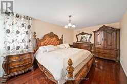 94 WARD DRIVE | Barrie Ontario | Slide Image Twelve