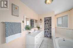 94 WARD DRIVE | Barrie Ontario | Slide Image Thirteen