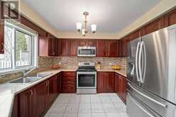 94 WARD DRIVE | Barrie Ontario | Slide Image Four