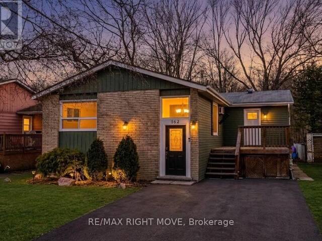 162 PRATT CRESCENT Gravenhurst Ontario, P1P 1P5 - 4 Bedrooms Home For Sale