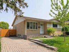 615 DOGWOOD LANE Waterloo Ontario, N2L 4Y2