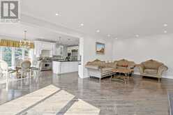27 WALNUT GLEN PLACE | Markham Ontario | Slide Image Twelve