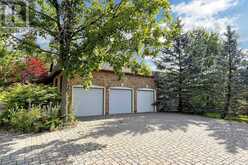 27 WALNUT GLEN PLACE | Markham Ontario | Slide Image Four