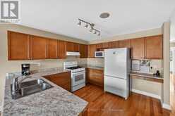 101 LION'S GATE BOULEVARD | Barrie Ontario | Slide Image Fifteen