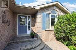 101 LION'S GATE BOULEVARD | Barrie Ontario | Slide Image Three