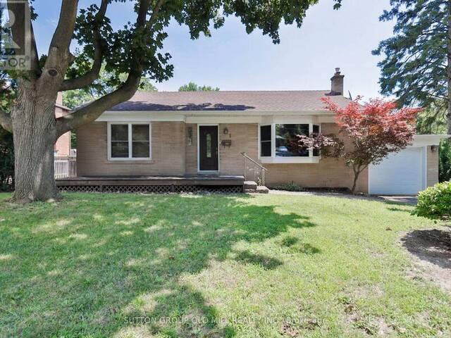 1 PENHALE DRIVE Toronto Ontario, M9P 2X3 - 3 Bedrooms Home For Sale