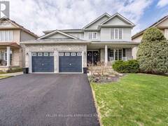 39 STONEMOUNT CRESCENT Angus Ontario, L3W 0C5