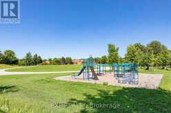 58 - 158 MILESTONE CRESCENT | Aurora Ontario | Slide Image Eight
