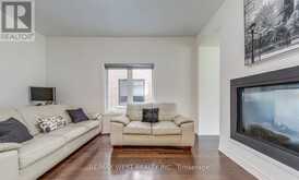 286 DANNY WHEELER BOULEVARD | Georgina Ontario | Slide Image Five