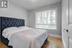 383 MAPLEHURST AVENUE | Oakville Ontario | Slide Image Thirteen