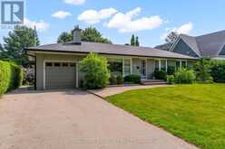 383 MAPLEHURST AVENUE | Oakville Ontario | Slide Image Three