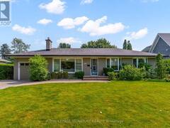 383 MAPLEHURST AVENUE Oakville Ontario, L6L 4Y3