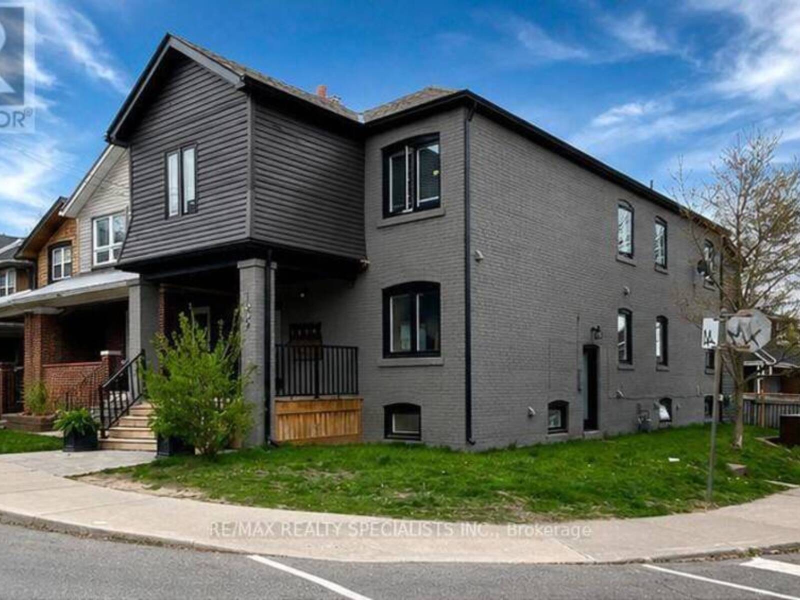1659 GERRARD STREET E, Toronto, Ontario M4L 2A9