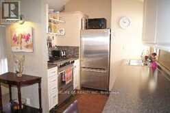 122 HARDING BOULEVARD | Toronto Ontario | Slide Image Three