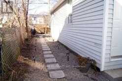 122 HARDING BOULEVARD | Toronto Ontario | Slide Image Eight