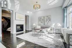 16 GRACEDALE DRIVE | Richmond Hill Ontario | Slide Image Eleven