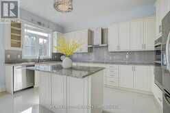 16 GRACEDALE DRIVE | Richmond Hill Ontario | Slide Image Sixteen