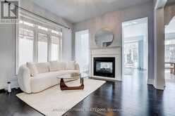 16 GRACEDALE DRIVE | Richmond Hill Ontario | Slide Image Four