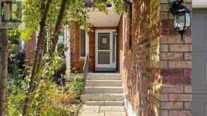 38 IVEAGH DRIVE | Georgina Ontario | Slide Image Four
