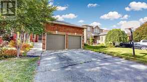 38 IVEAGH DRIVE | Georgina Ontario | Slide Image Three