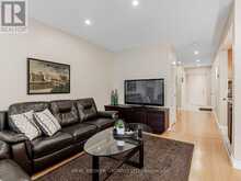 125 KERSEY CRESCENT | Richmond Hill Ontario | Slide Image Fifteen