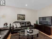 125 KERSEY CRESCENT | Richmond Hill Ontario | Slide Image Sixteen