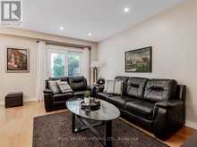 125 KERSEY CRESCENT | Richmond Hill Ontario | Slide Image Seventeen
