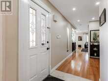 125 KERSEY CRESCENT | Richmond Hill Ontario | Slide Image Five