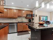 125 KERSEY CRESCENT | Richmond Hill Ontario | Slide Image Seven