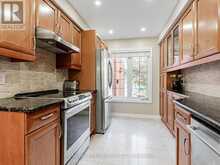 125 KERSEY CRESCENT | Richmond Hill Ontario | Slide Image Nine