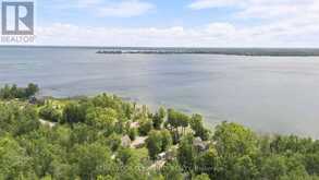 386 BEAR ROAD | Georgina Ontario | Slide Image Three
