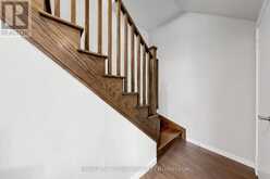 75 - 400 ALEX GARDNER CIRCLE | Aurora Ontario | Slide Image Sixteen