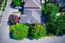 290 DUSKYWING WAY | Oakville Ontario | Slide Image Two