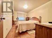 10-16 ORCHARD PLACE | Chatham Ontario | Slide Image Sixteen