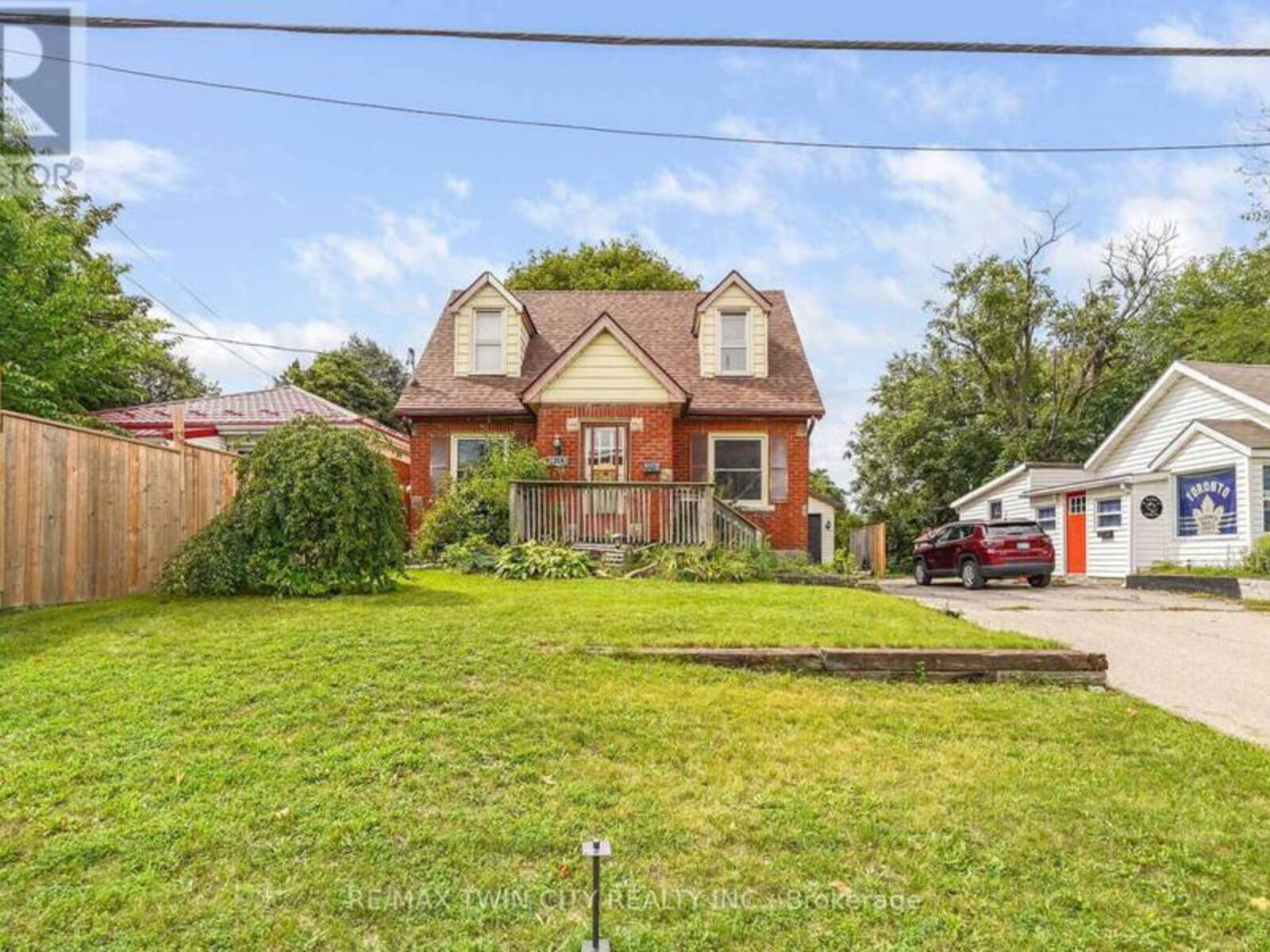 60 PARK ROAD N, Brantford, Ontario N3S 6T7