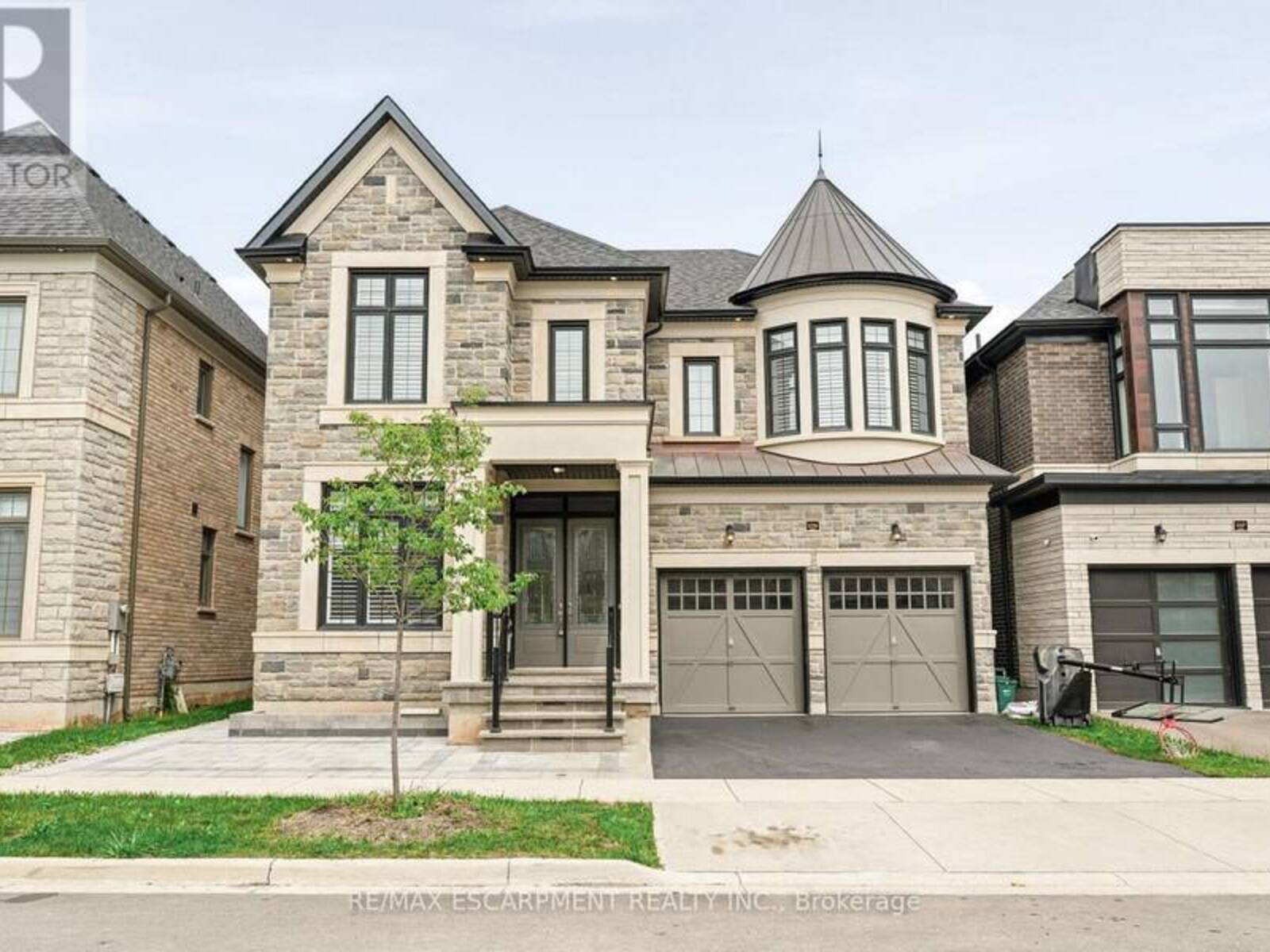 1221 IRONBRIDGE ROAD, Oakville, Ontario L6M 5M5