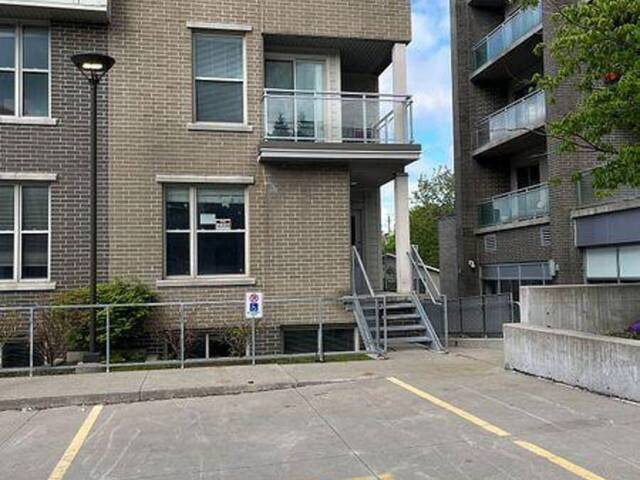 T101 - 62 BALSAM STREET Waterloo Ontario, N2L 3H2 - 4 Bedrooms Condo For Sale