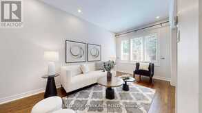 164 - 190 HARDING BOULEVARD W | Richmond Hill Ontario | Slide Image Eight