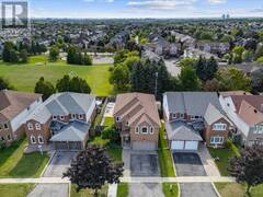 989 DEER VALLEY DRIVE Oshawa Ontario, L1J 8N2