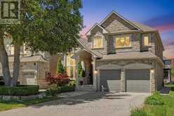 102 DUNCAN ROAD | Richmond Hill Ontario | Slide Image Four
