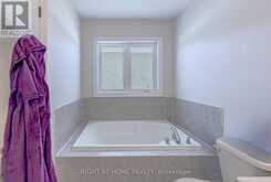 7648 HACKBERRY TRAIL | Niagara Falls Ontario | Slide Image Thirty-four