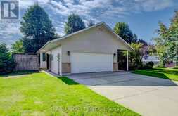 910 WALTON AVENUE N | Listowel Ontario | Slide Image Four
