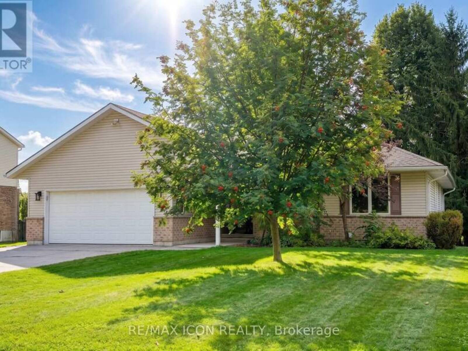 910 WALTON AVENUE N, Listowel, Ontario N4W 3R9