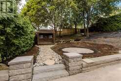 892 NORTH SHORE BOULEVARD W | Burlington Ontario | Slide Image Thirty-one